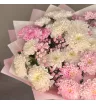Букет из 7 хризантем с гипсофилой